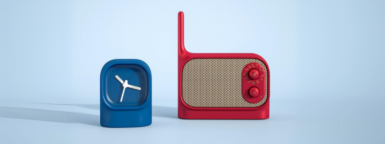 No rádio a música toca